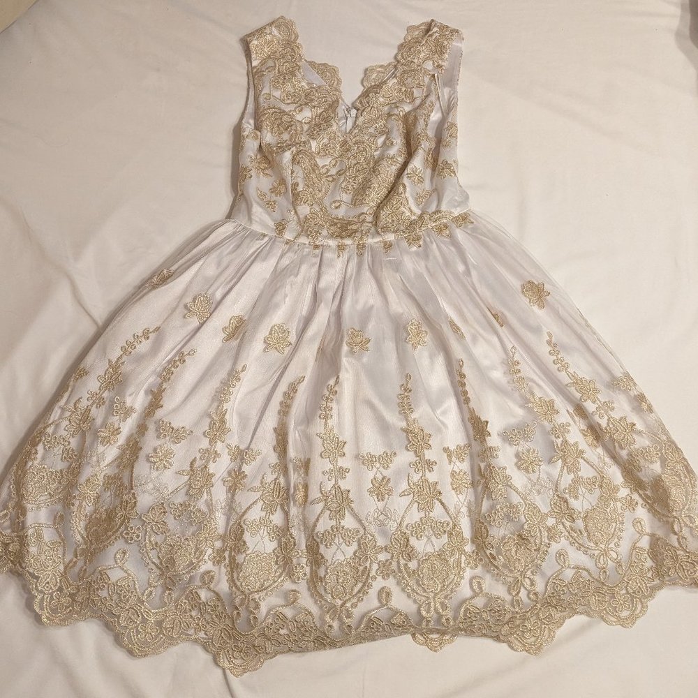 Women's/Juniors White and Gold Knee-Length Tulle Dress, Medium